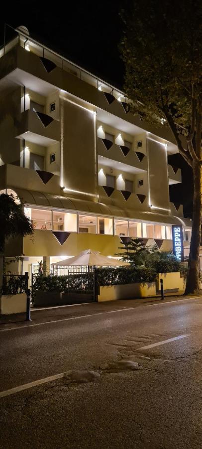 Hotel Beppe Rimini Kültér fotó
