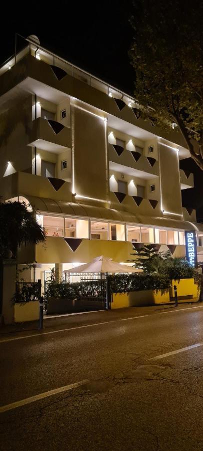 Hotel Beppe Rimini Kültér fotó