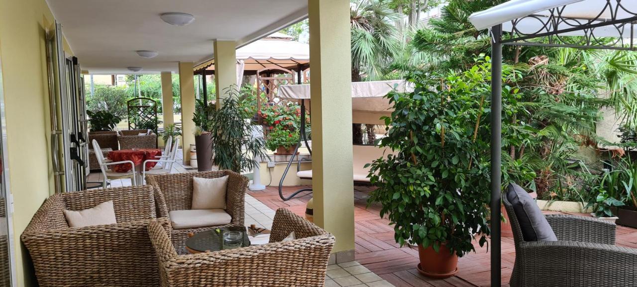 Hotel Beppe Rimini Kültér fotó
