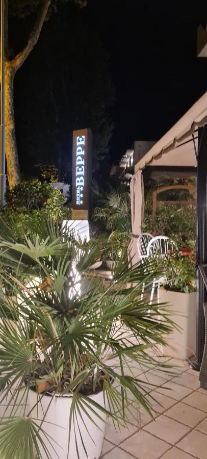 Hotel Beppe Rimini Kültér fotó