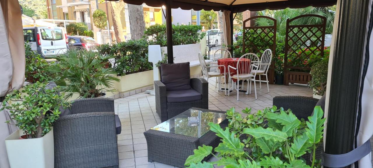 Hotel Beppe Rimini Kültér fotó