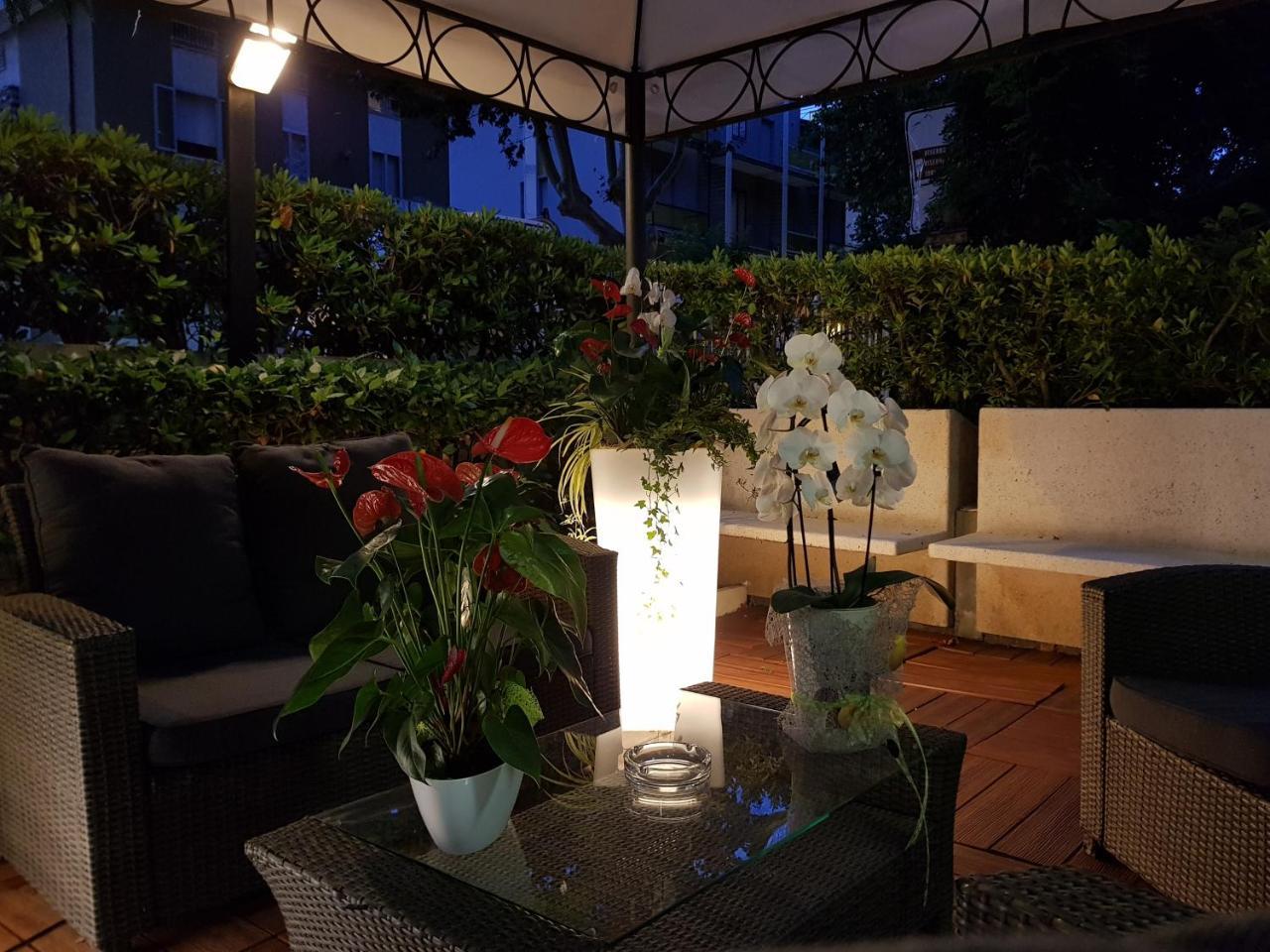 Hotel Beppe Rimini Kültér fotó