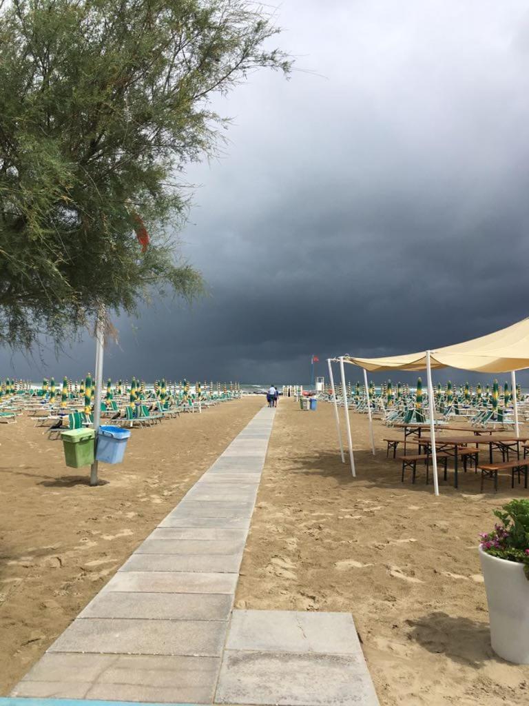 Hotel Beppe Rimini Kültér fotó